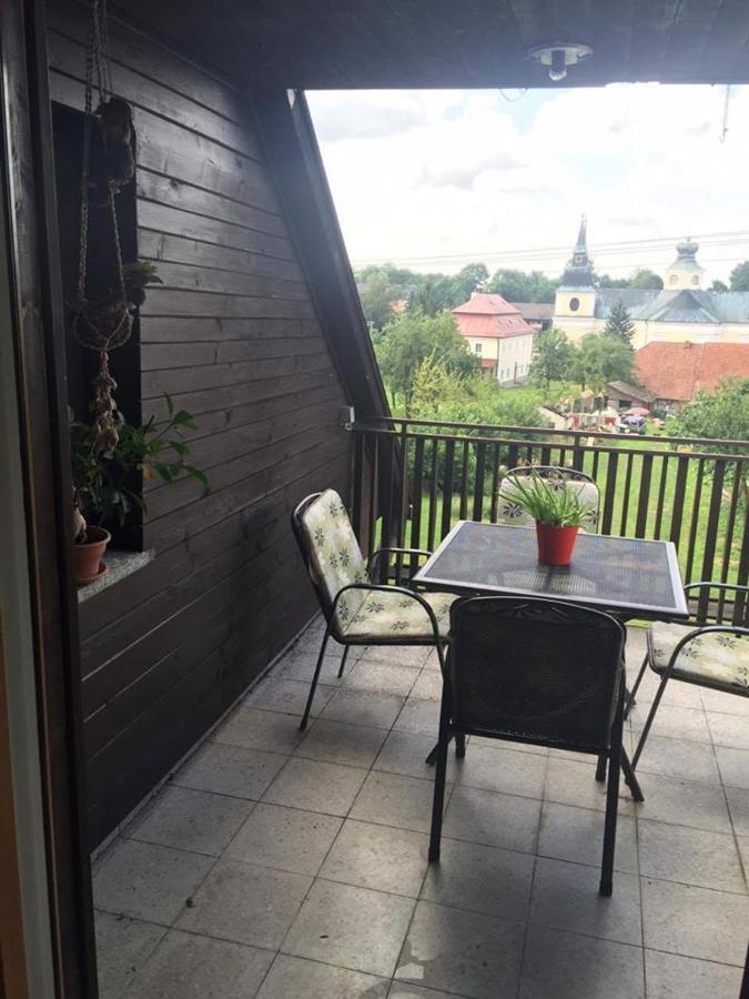 Apartman Za Kostelem Lägenhet Zvole  Exteriör bild